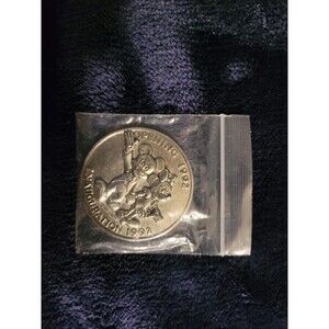 Euro Disney 1992 Opening Commemorative Medallion Coin Mickey Minnie Mouse
